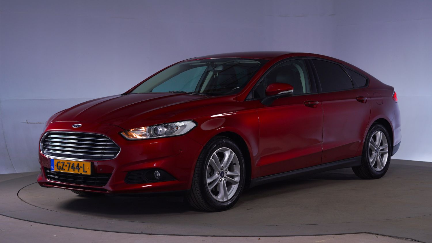 Ford Mondeo Hatchback 2015 GZ-744-L 1