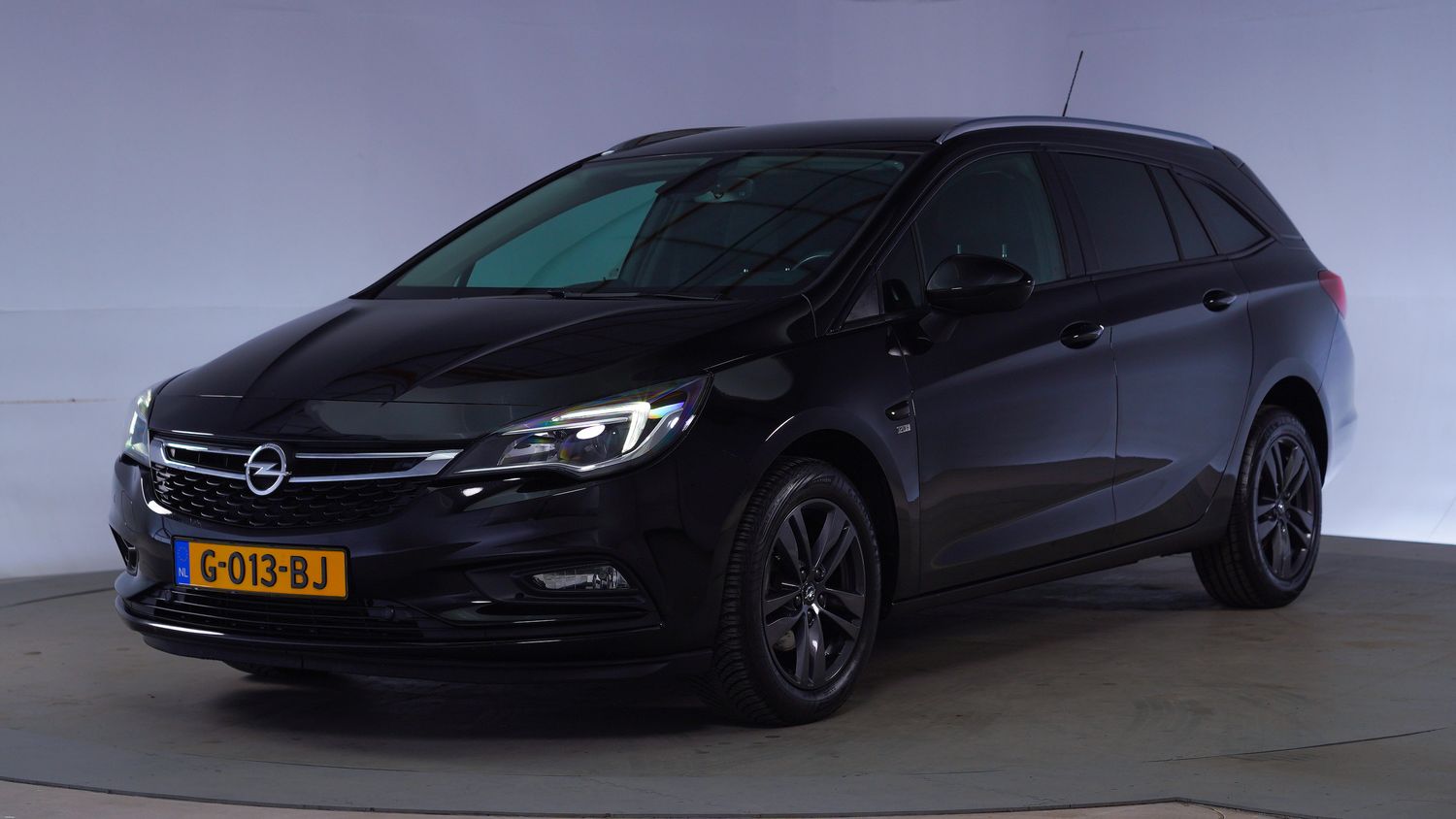 Opel Astra Station 2019 G-013-BJ 1