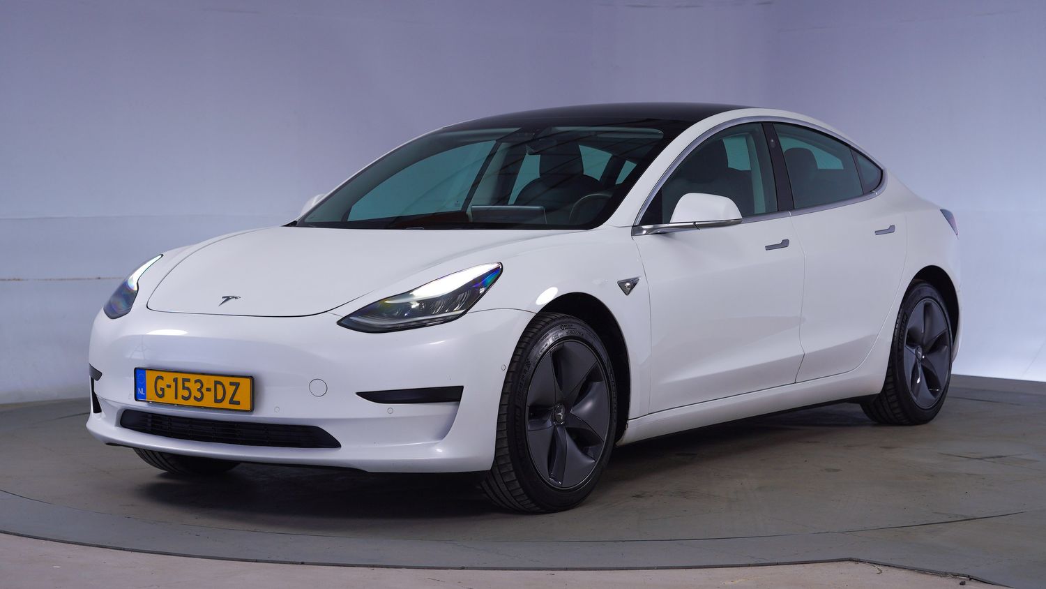 Tesla Model 3 Hatchback 2019 G-153-DZ 1