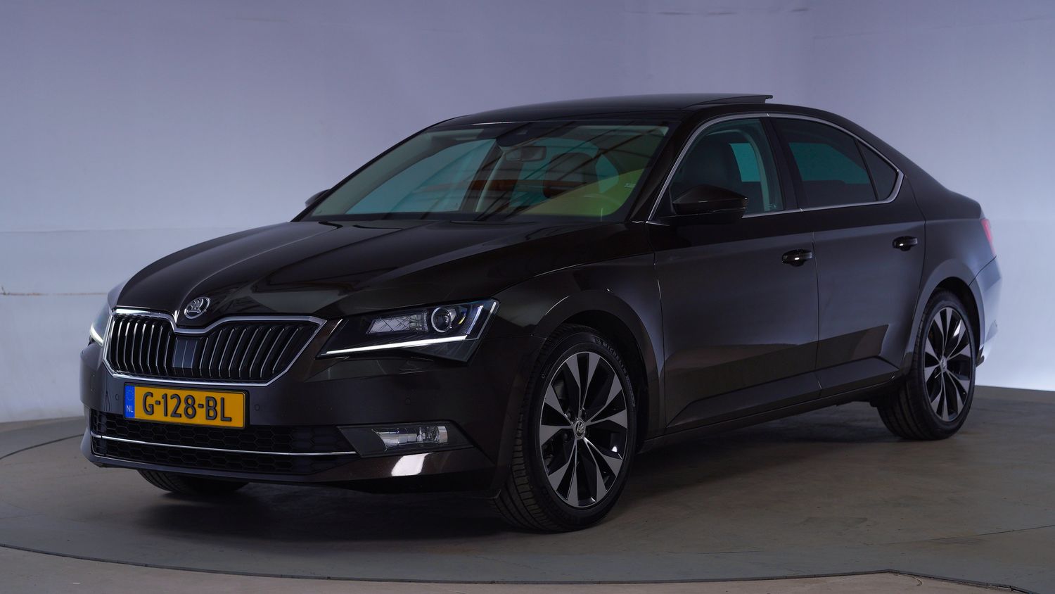 Skoda Superb Sedan 2019 G-128-BL 1