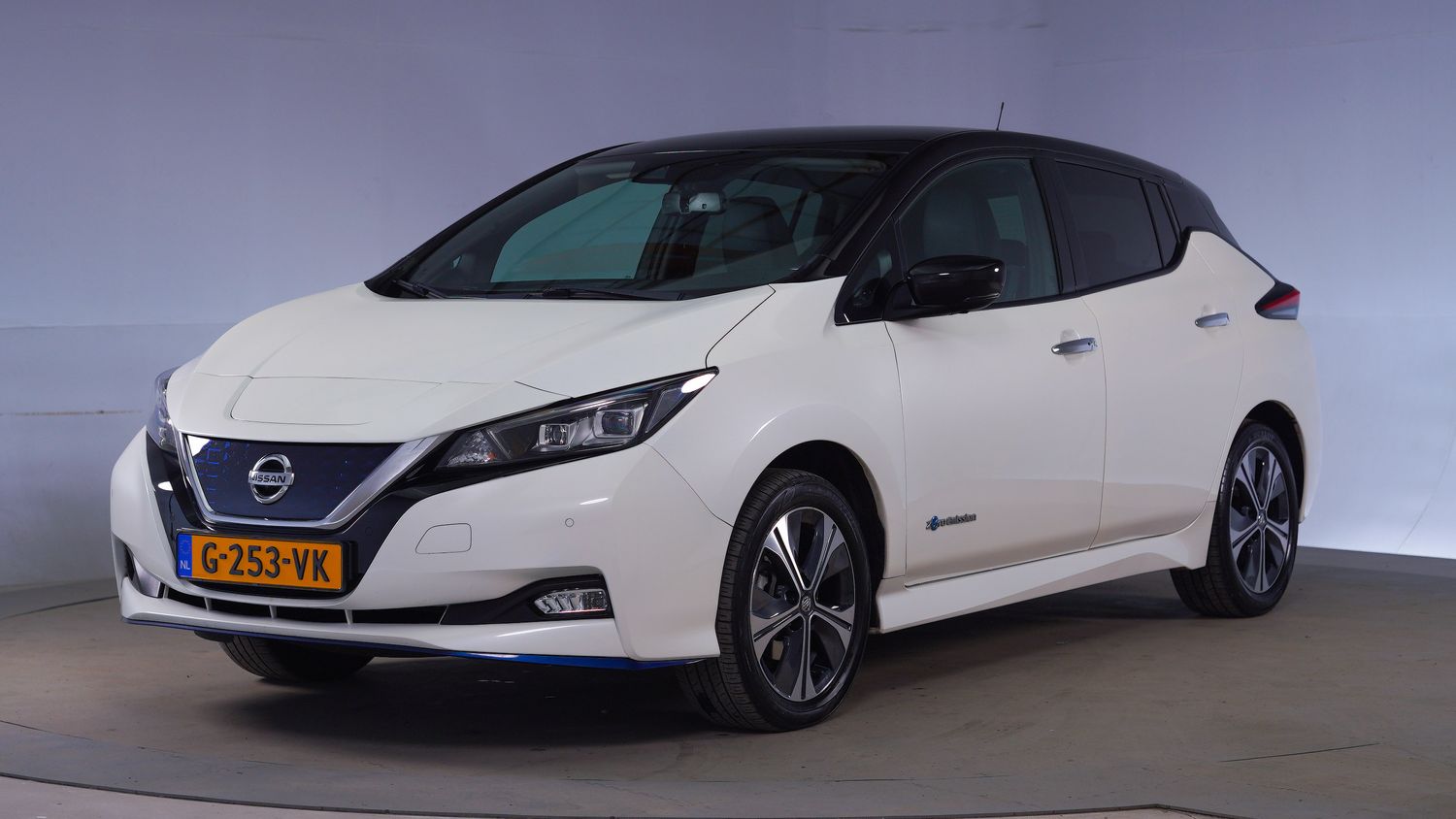 Nissan Leaf Hatchback 2019 G-253-VK 1