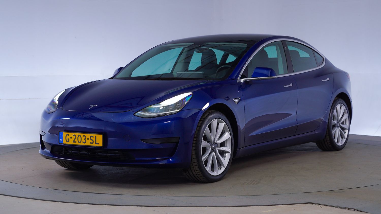 Tesla Model 3 Hatchback 2019 G-203-SL 1