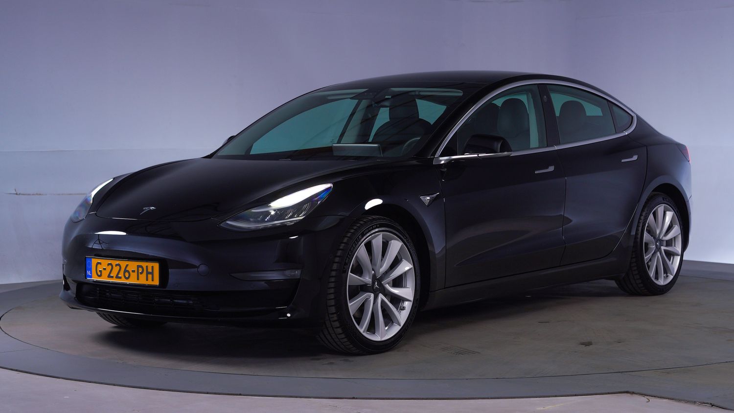 Tesla Model 3 Hatchback 2019 G-226-PH 1