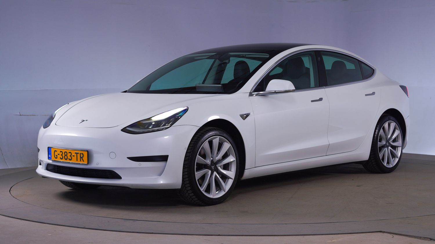 Tesla Model 3 Hatchback 2019 G-383-TR 1