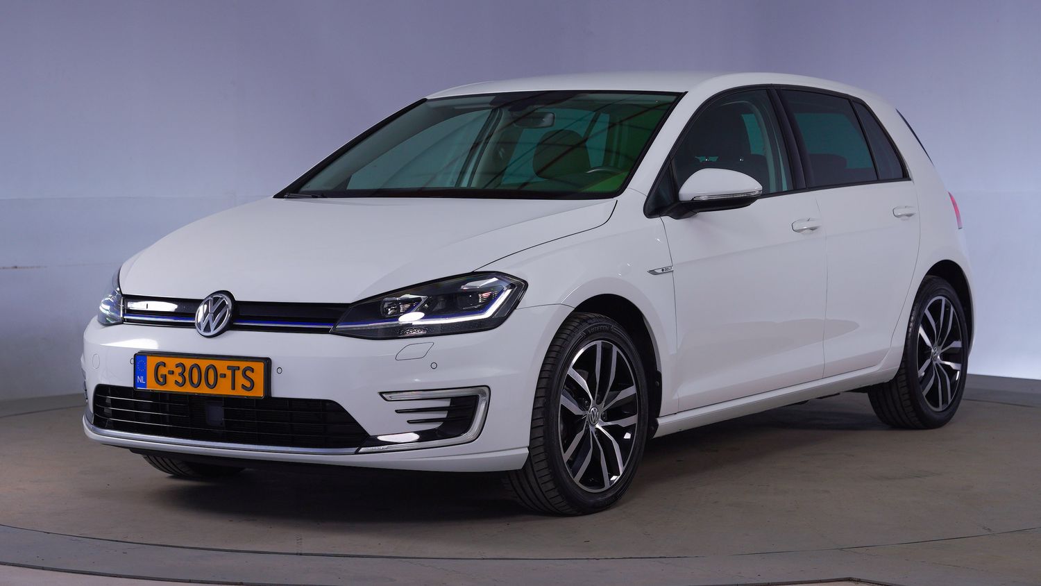 Volkswagen e-Golf Hatchback 2019 G-300-TS 1