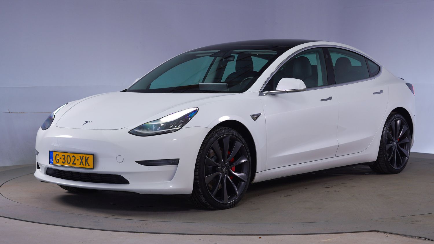 Tesla Model 3 Hatchback 2019 G-302-XK 1