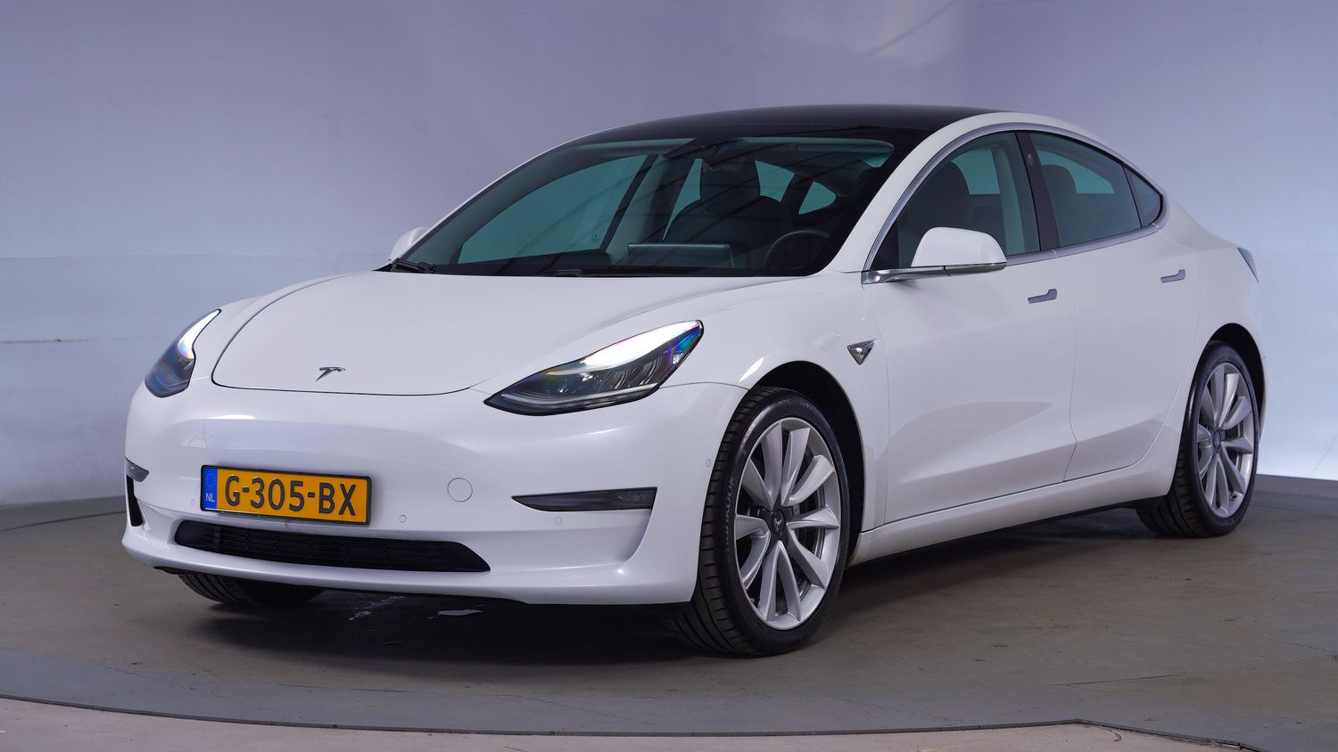 Tesla Model 3 Hatchback 2019 G-305-BX 1