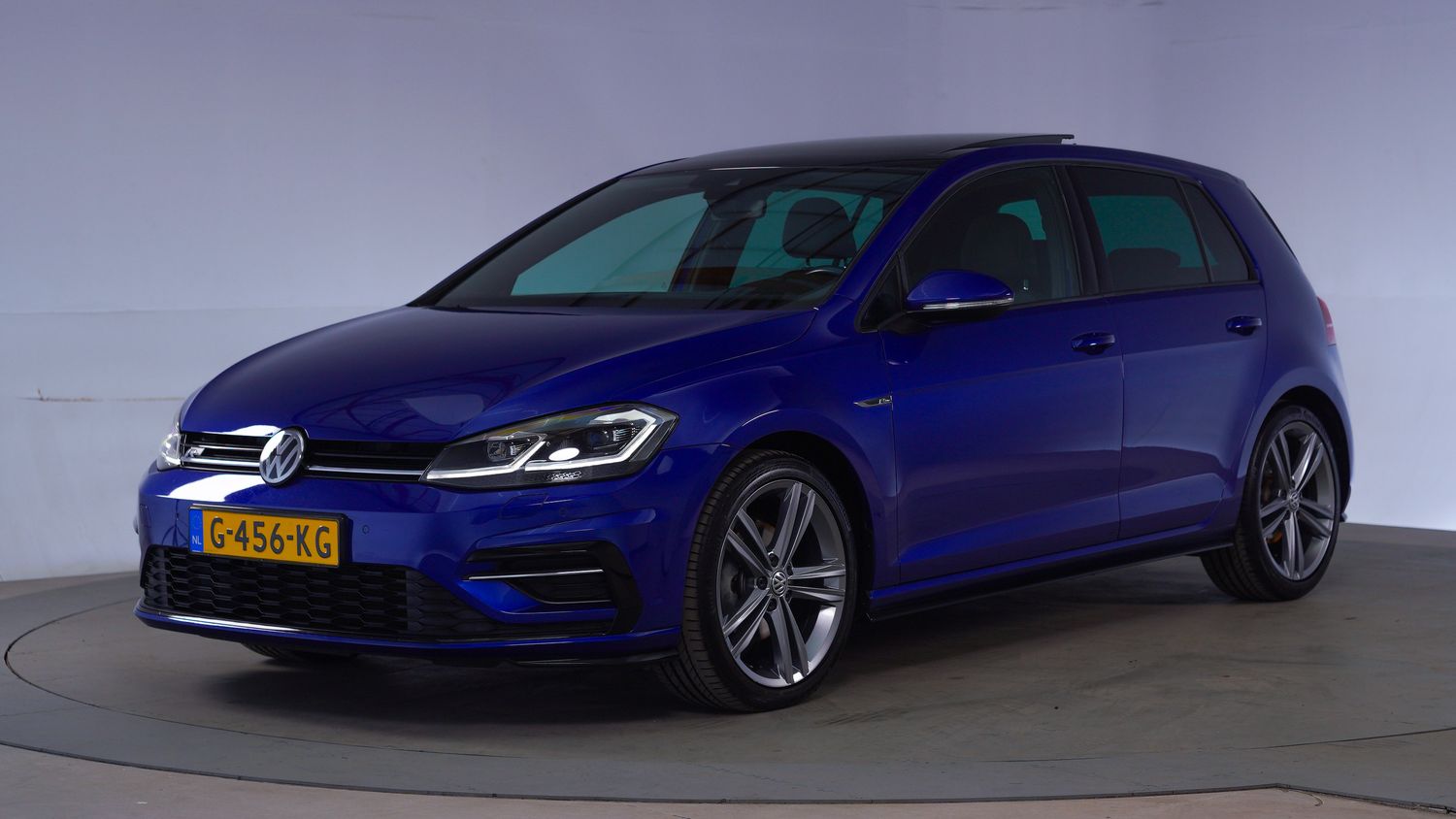 Volkswagen Golf Hatchback 2018 G-456-KG 1