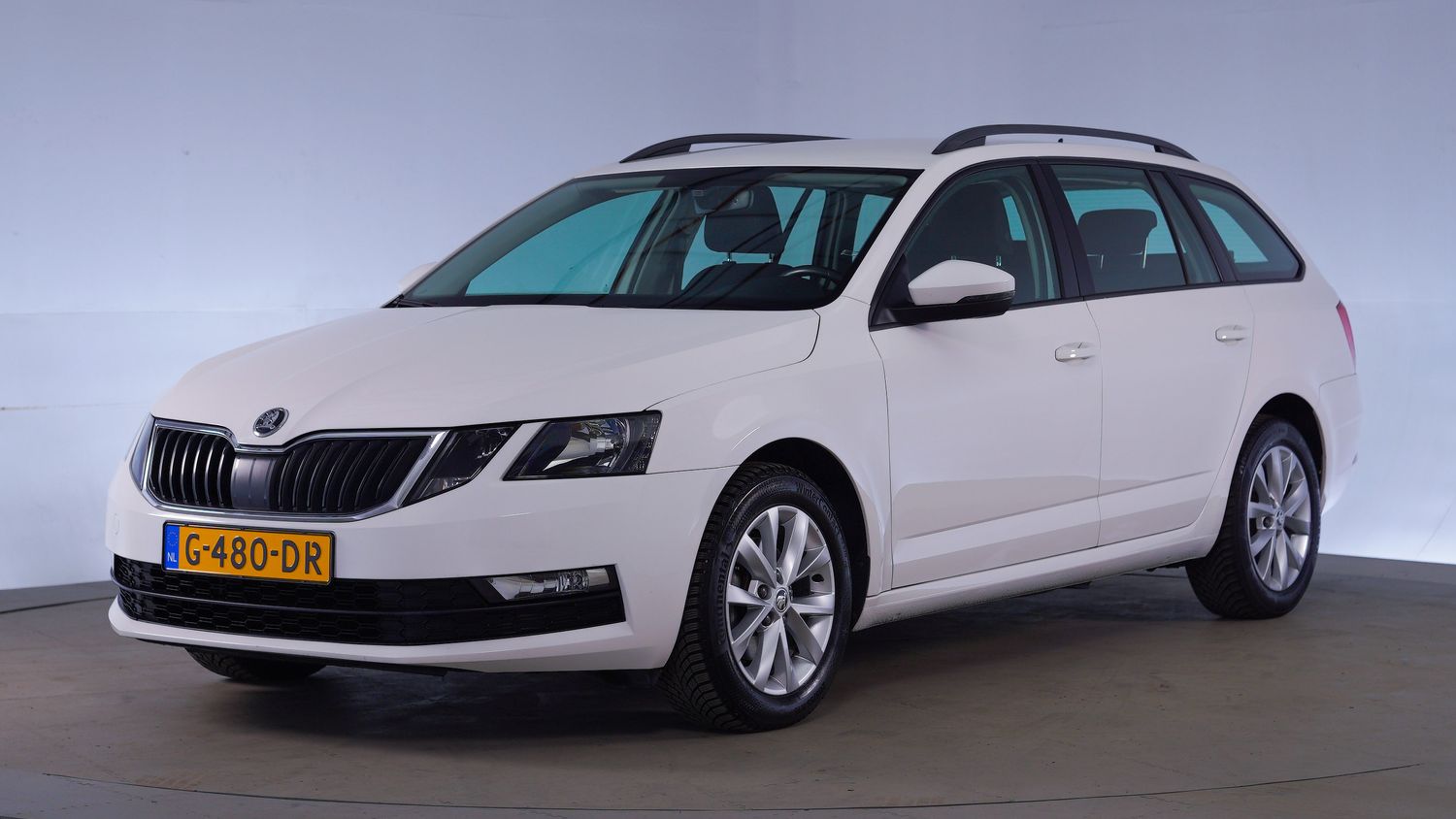 Skoda Octavia Station 2019 G-480-DR 1