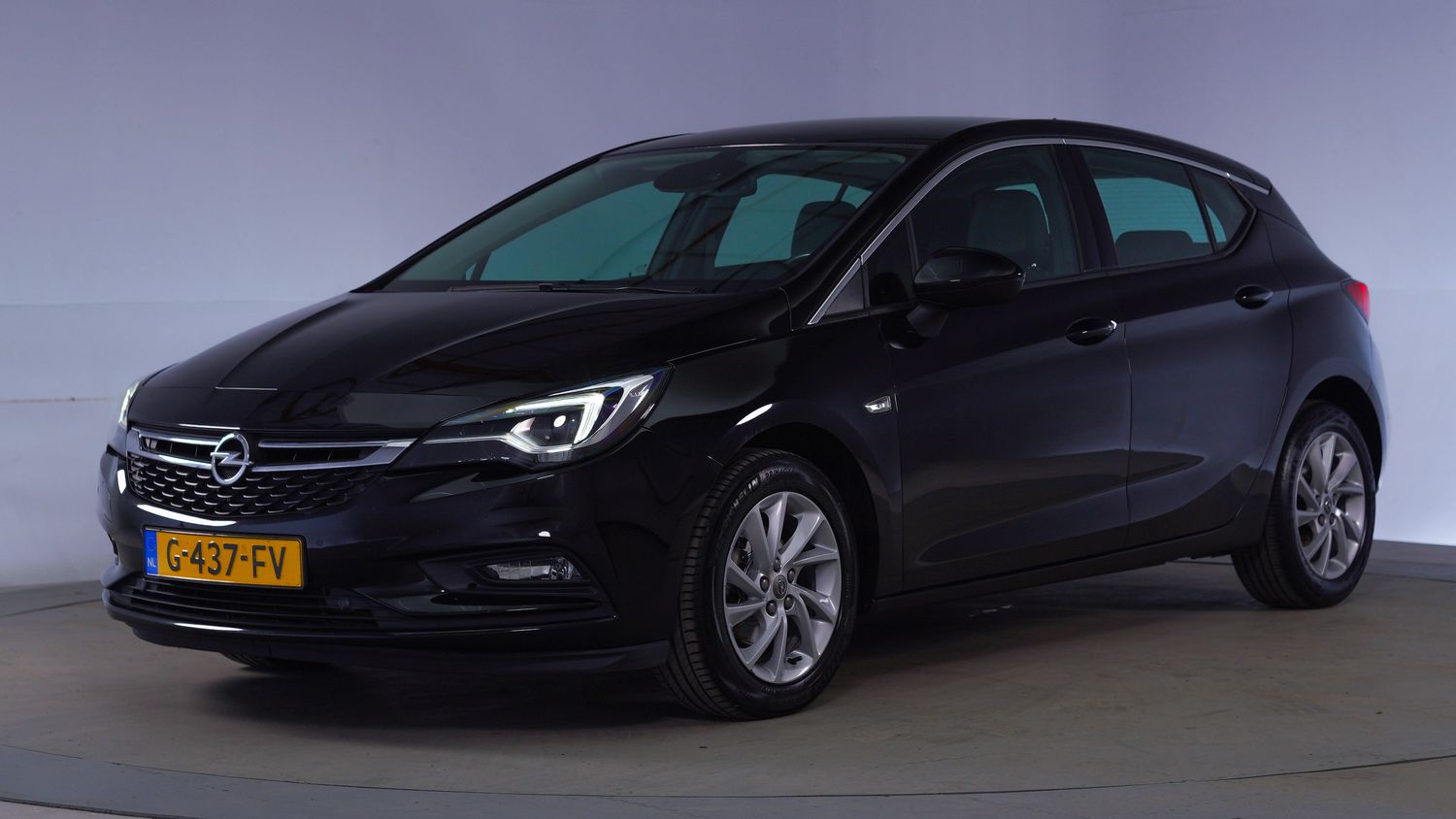 Opel Astra Hatchback 2019 G-437-FV 1