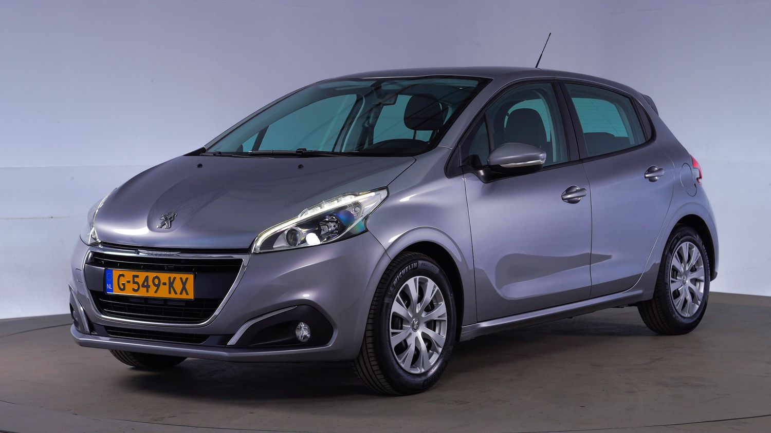 Peugeot 208 Hatchback 2019 G-549-KX 1