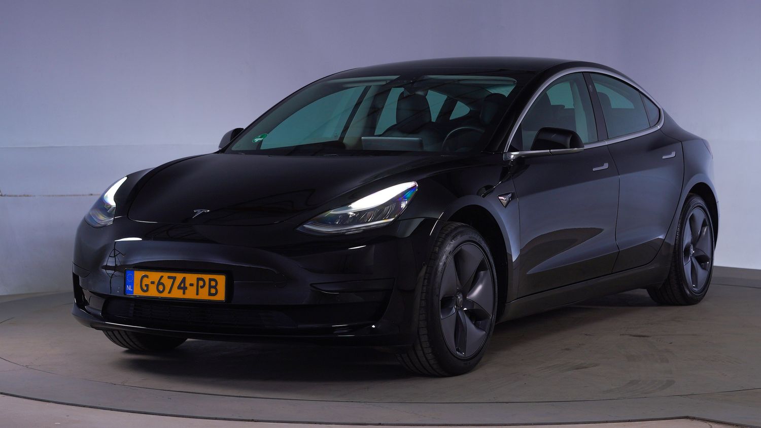 Tesla Model 3 Hatchback 2019 G-674-PB 1