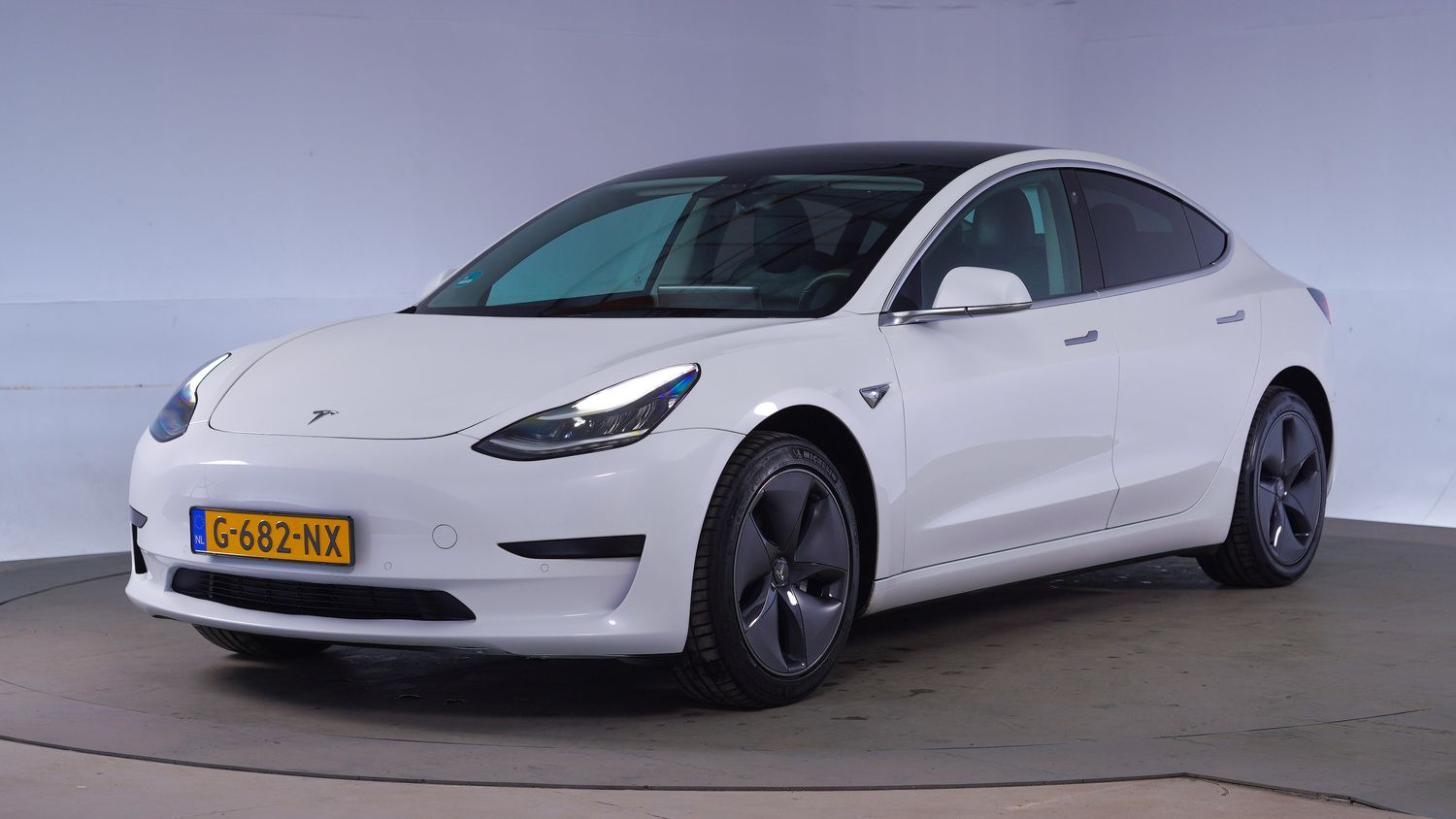 Tesla Model 3 Hatchback 2019 G-682-NX 1