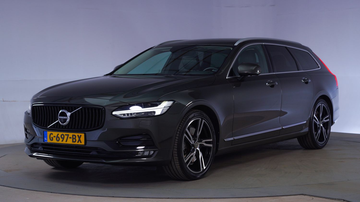 Volvo V90 Station 2017 G-697-BX 1