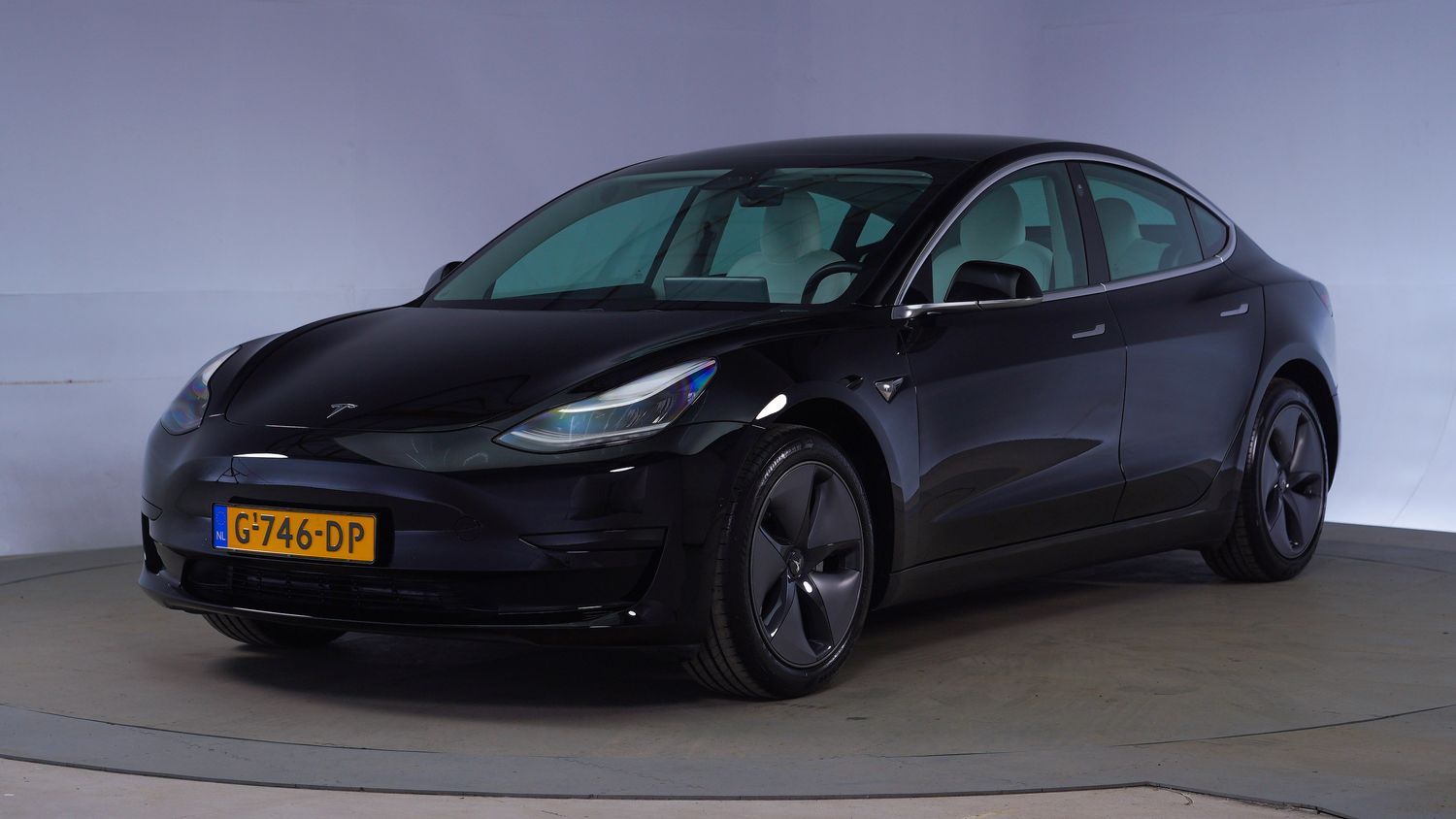 Tesla Model 3 Hatchback 2019 G-746-DP 1