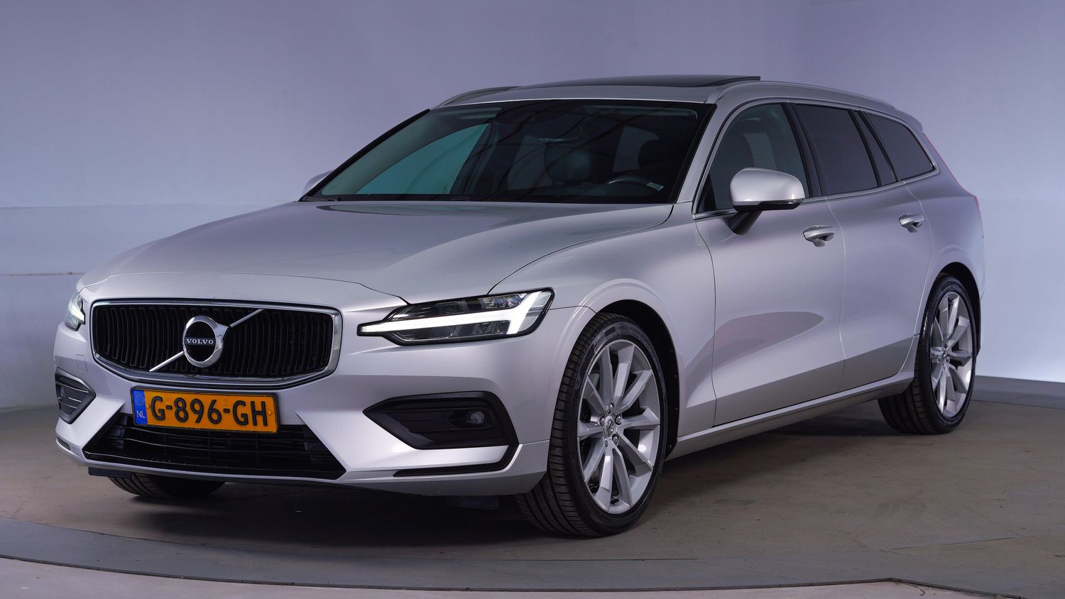 Volvo V60 Station 2019 G-896-GH 1