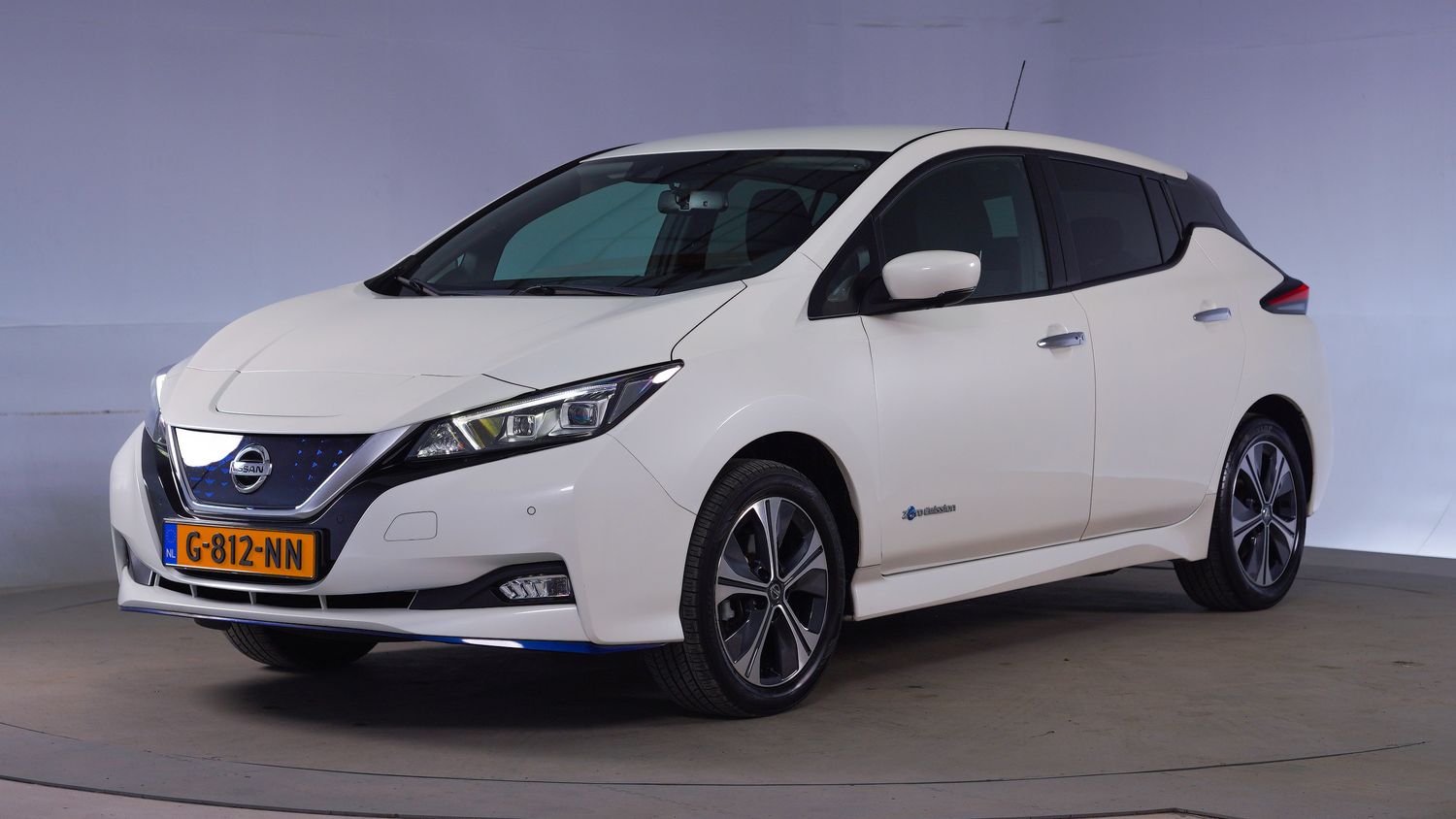 Nissan Leaf Hatchback 2019 G-812-NN 1