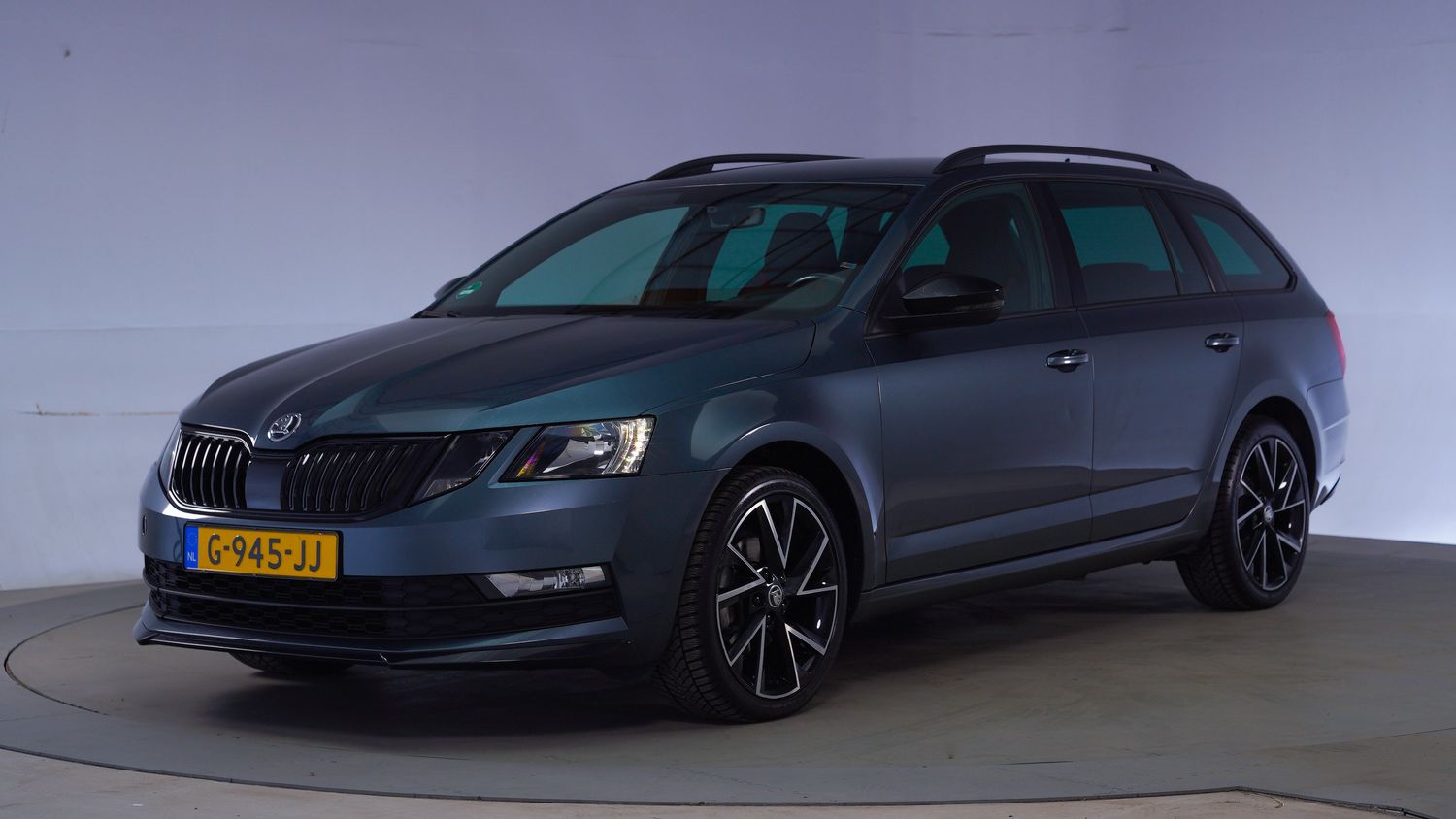 Skoda Octavia Station 2019 G-945-JJ 1