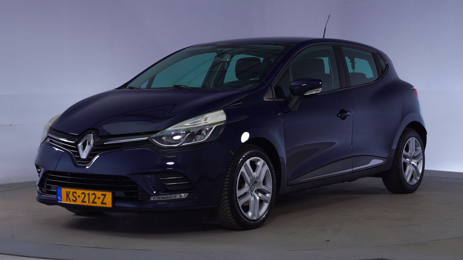 Renault Clio Hatchback 2016 KS-212-Z 1