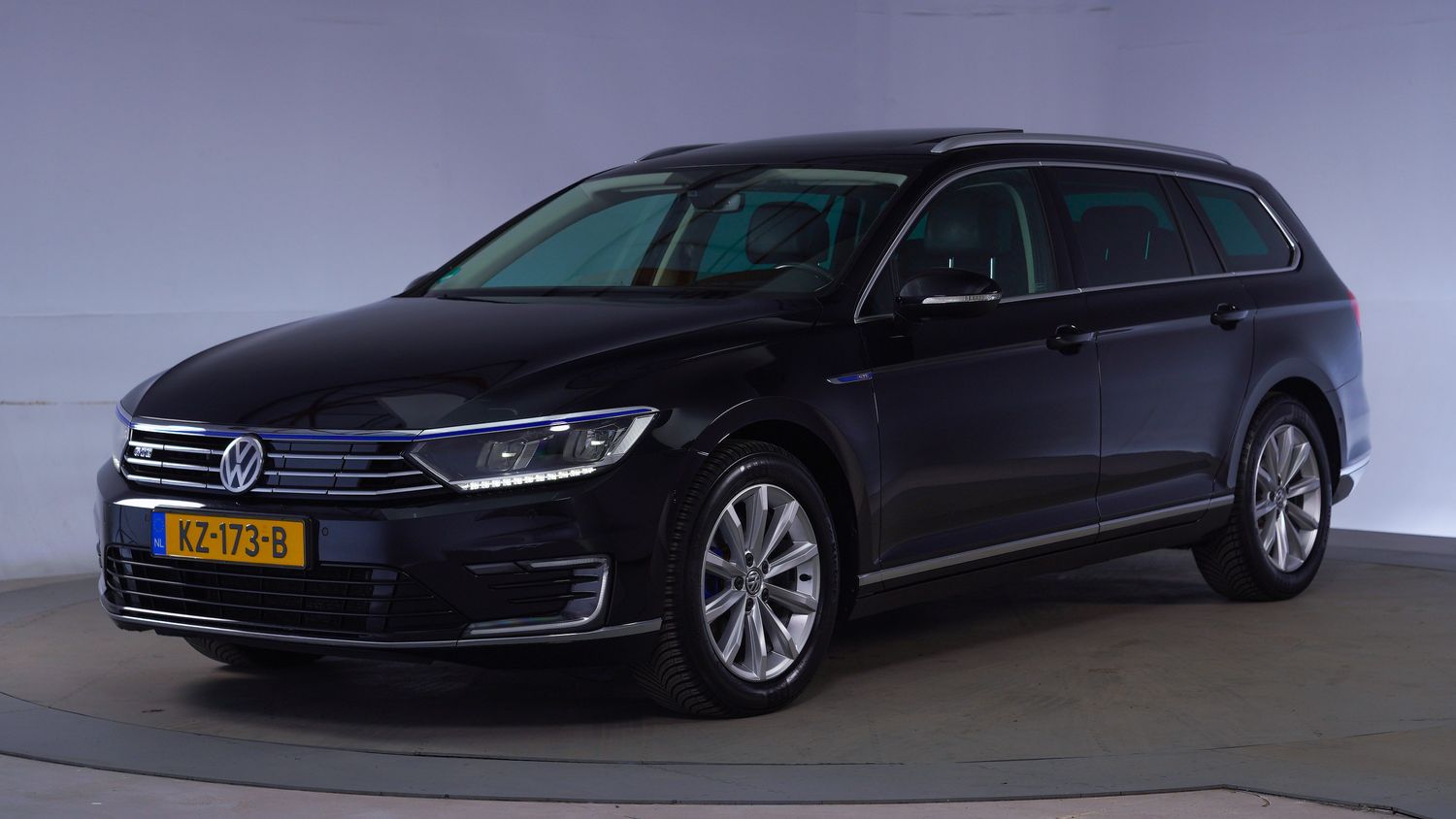 Volkswagen Passat Station 2016 KZ-173-B 1