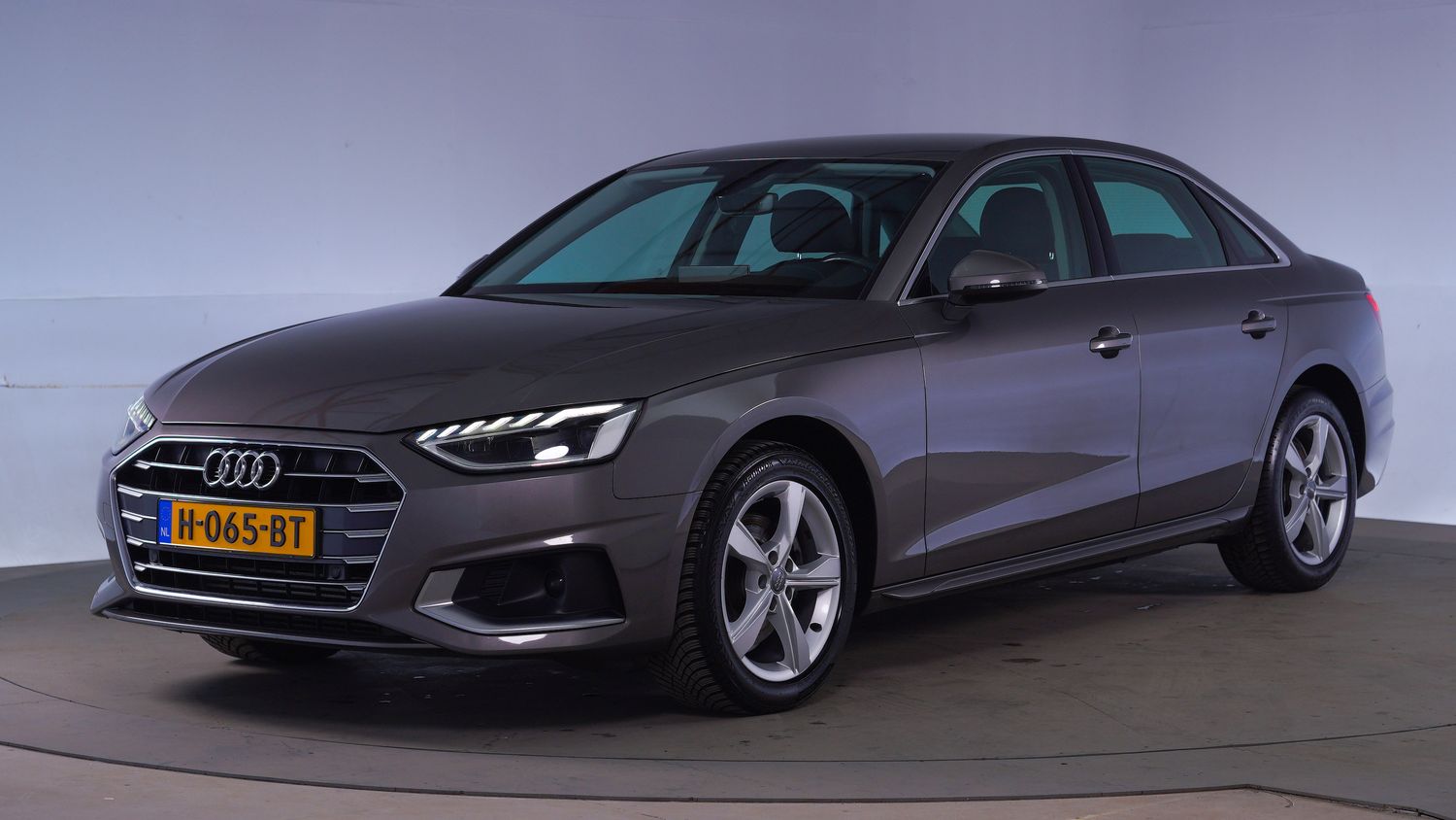 Audi A4 Sedan 2020 H-065-BT 1