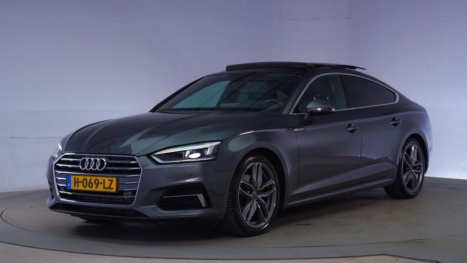 Audi A5 Hatchback 2019 H-069-LZ 1