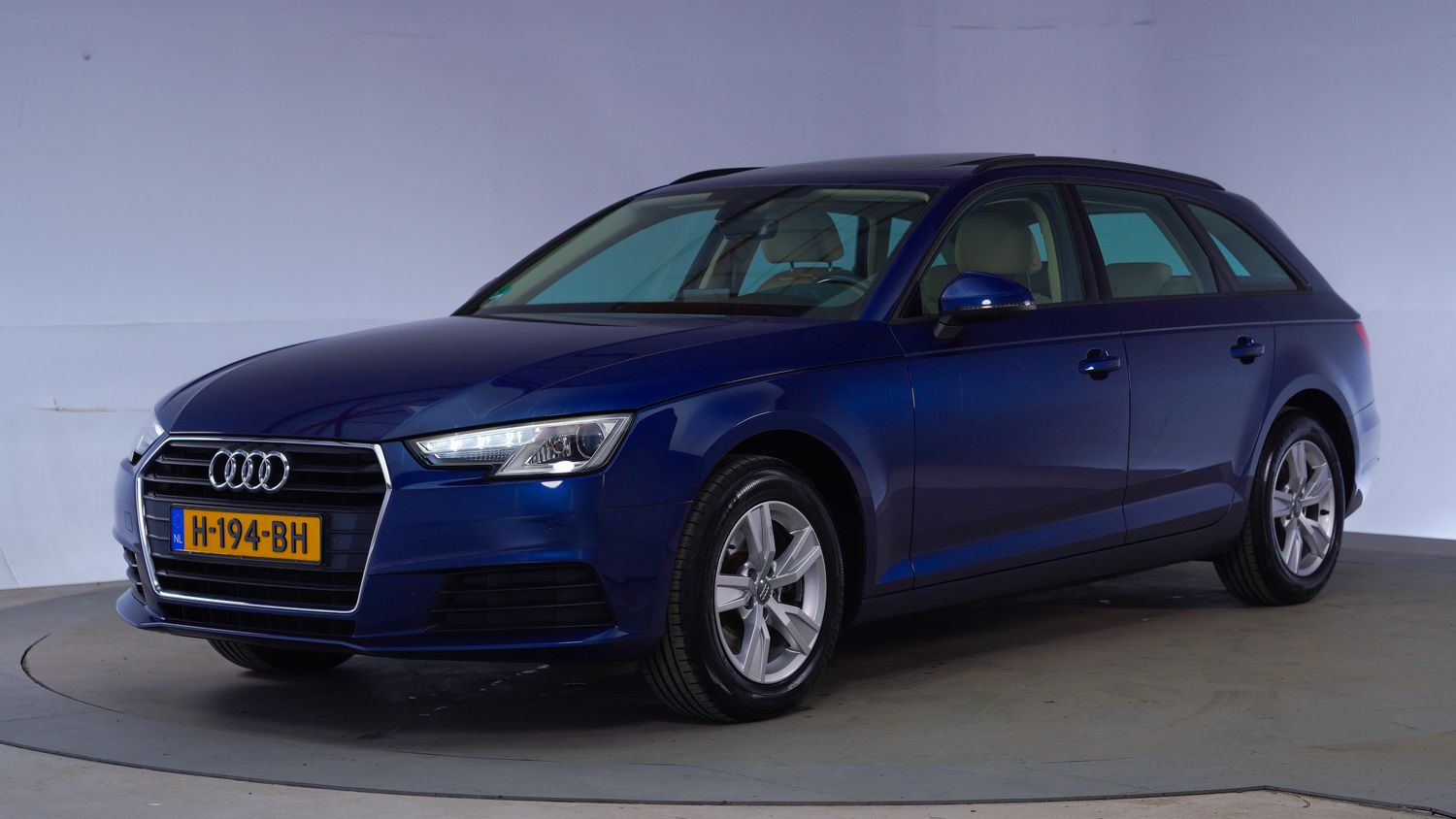 Audi A4 Station 2016 H-194-BH 1