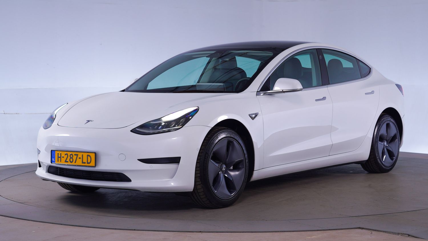 Tesla Model 3 Sedan 2020 H-287-LD 1