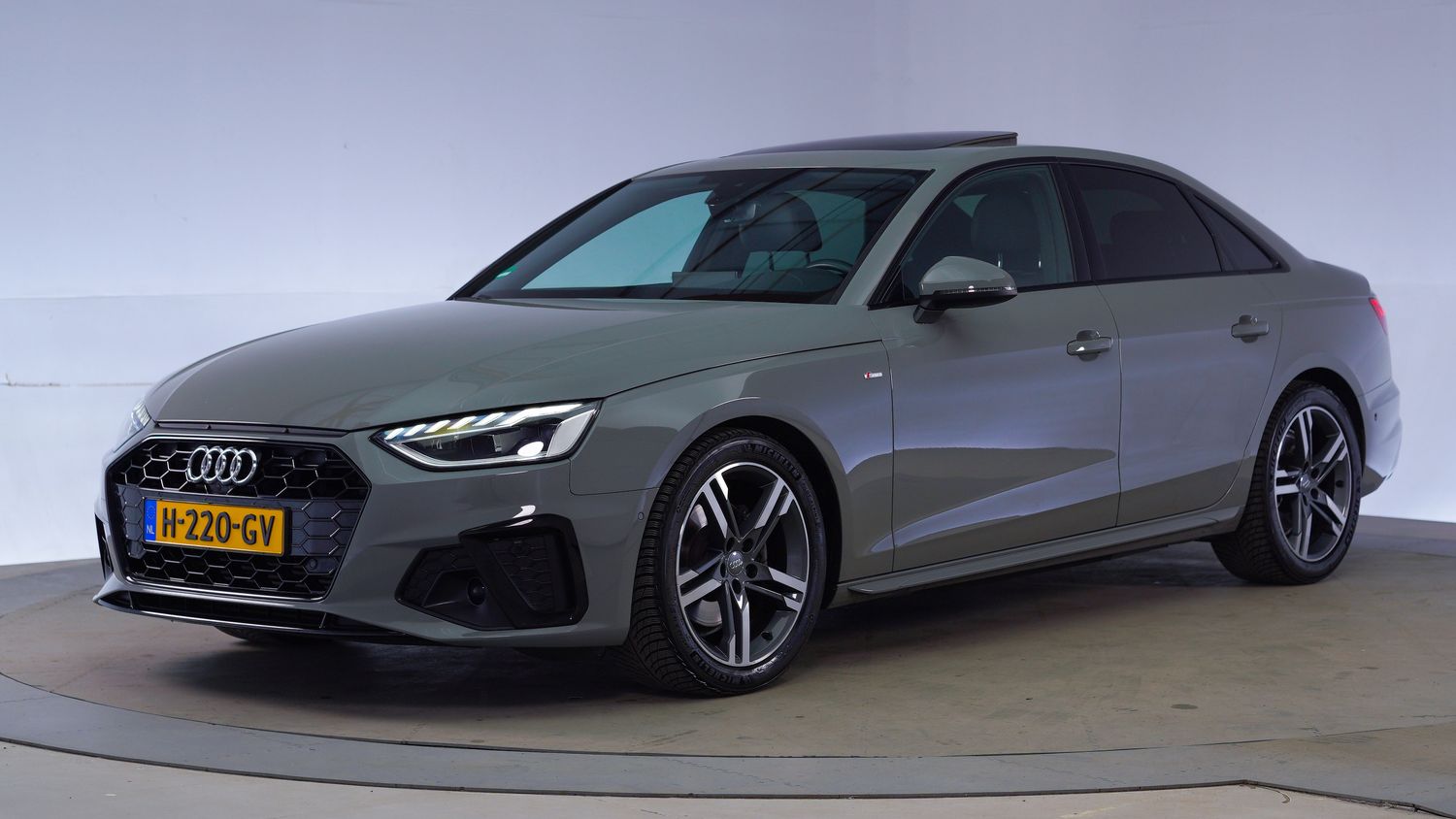 Audi A4 Sedan 2020 H-220-GV 1