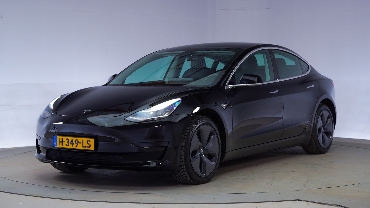 Tesla Model 3 Hatchback 2020 H-349-LS 1