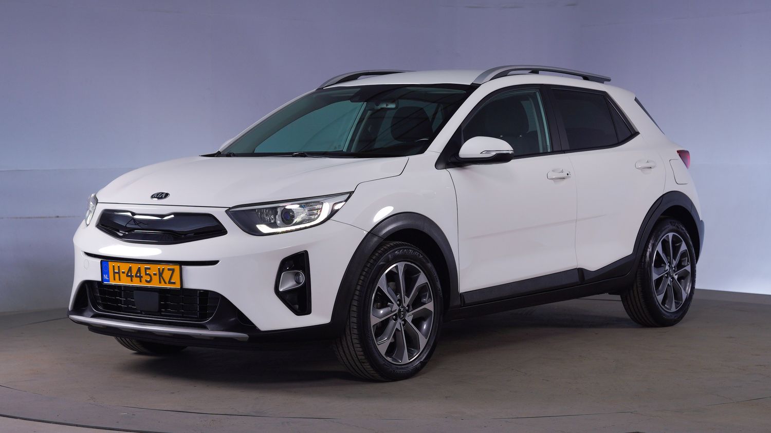 Kia Stonic SUV / Terreinwagen 2020 H-445-KZ 1