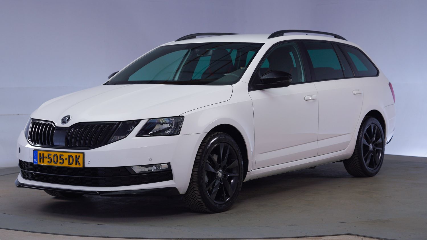 Skoda Octavia Station 2020 H-505-DK 1