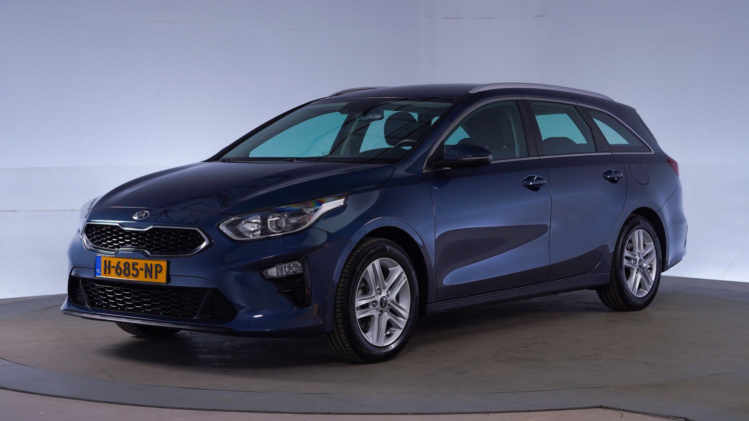 Kia Cee d Station 2020 H-685-NP 1