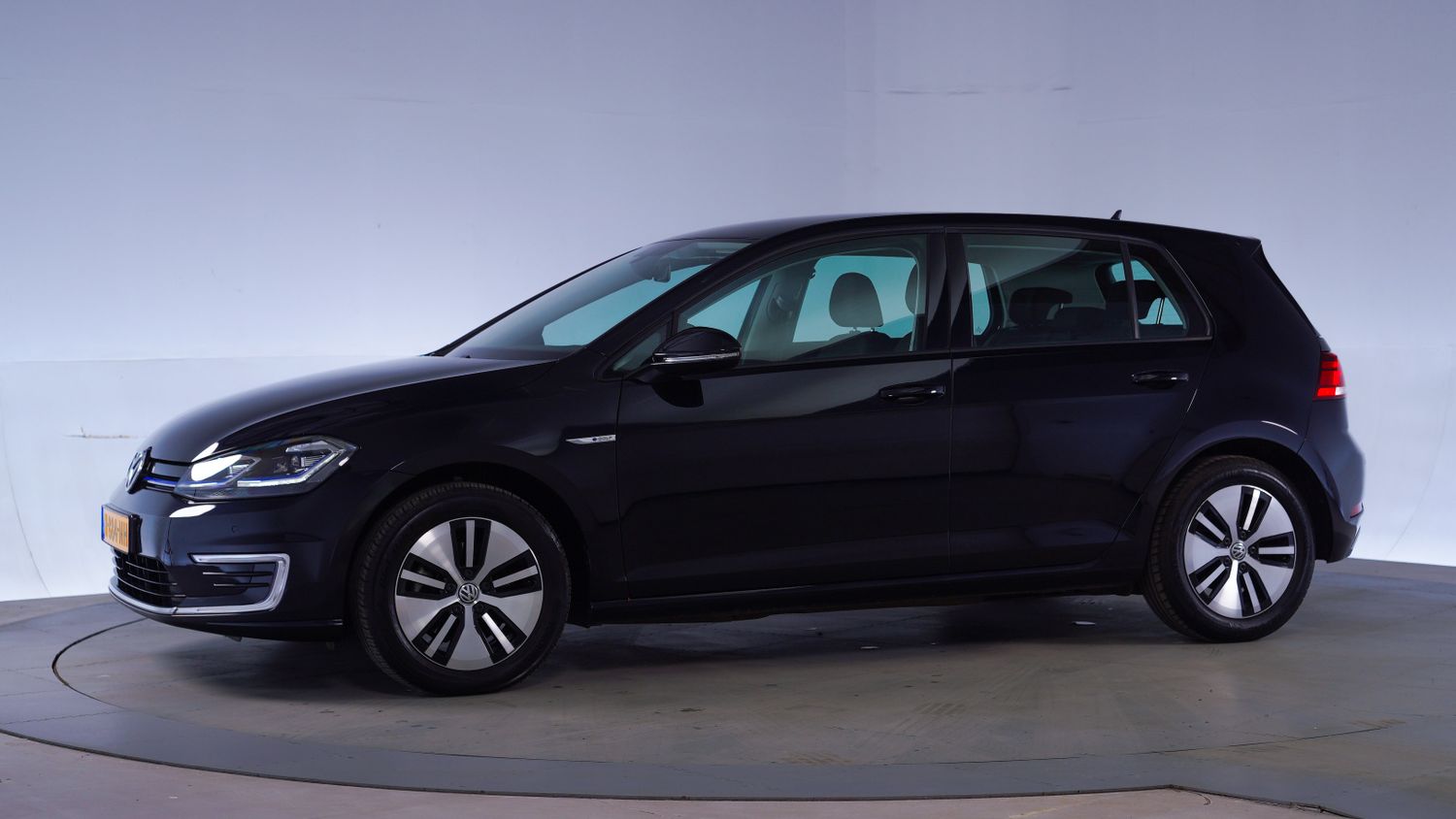 Volkswagen e-Golf Hatchback 2020 H-884-NH 2