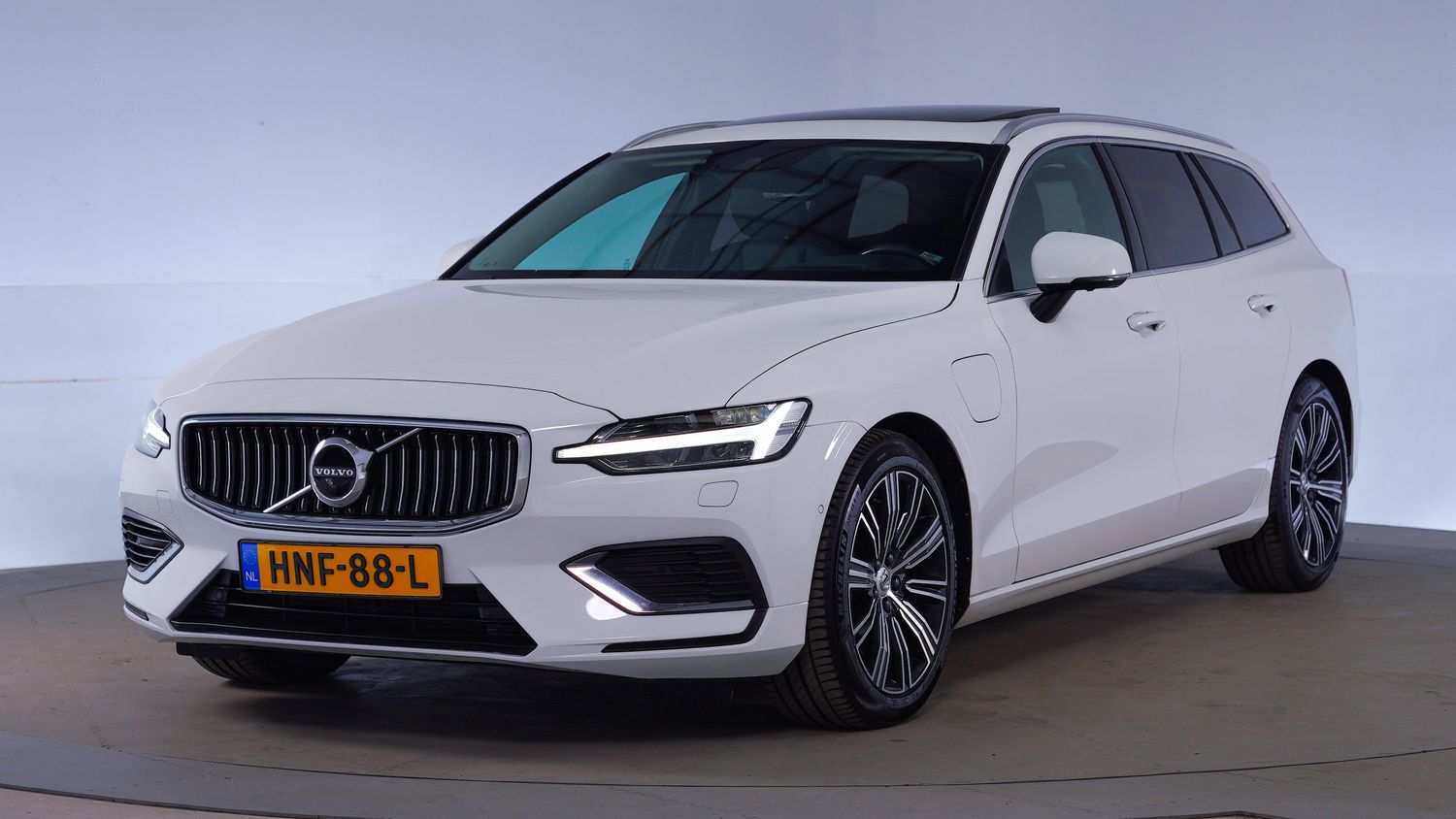 Volvo V60 Station 2020 HNF-88-L 1