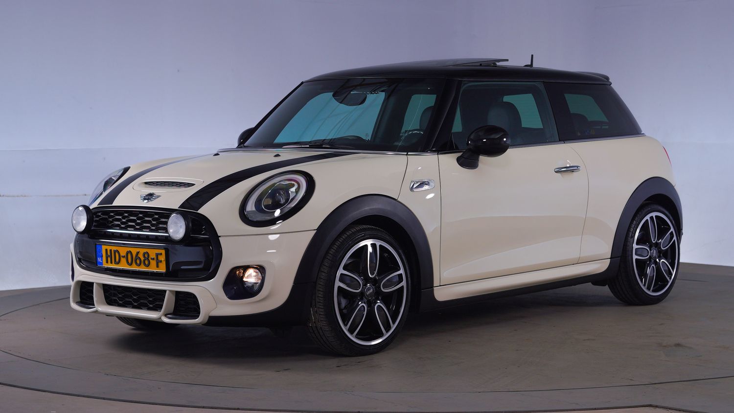 Mini Cooper S Hatchback 2015 HD-068-F 1