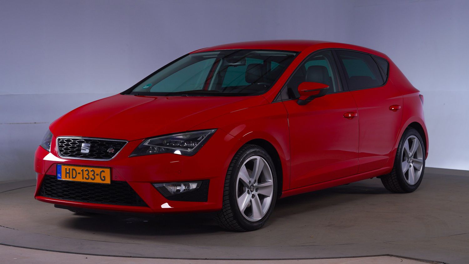 Seat Leon Hatchback 2015 HD-133-G 1