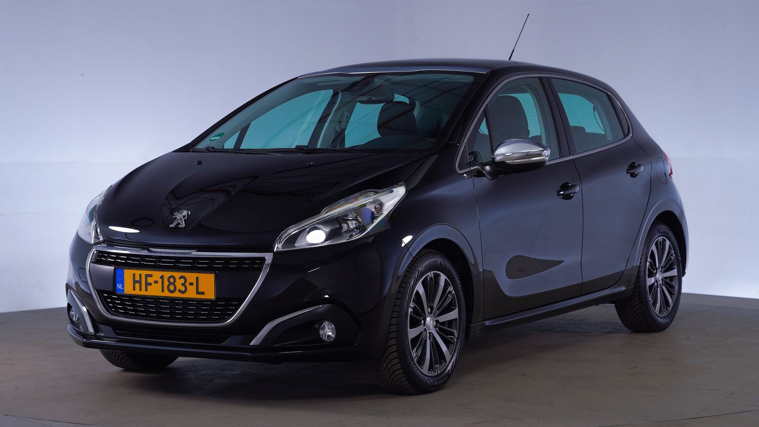 Peugeot 208 Hatchback 2015 HF-183-L 1