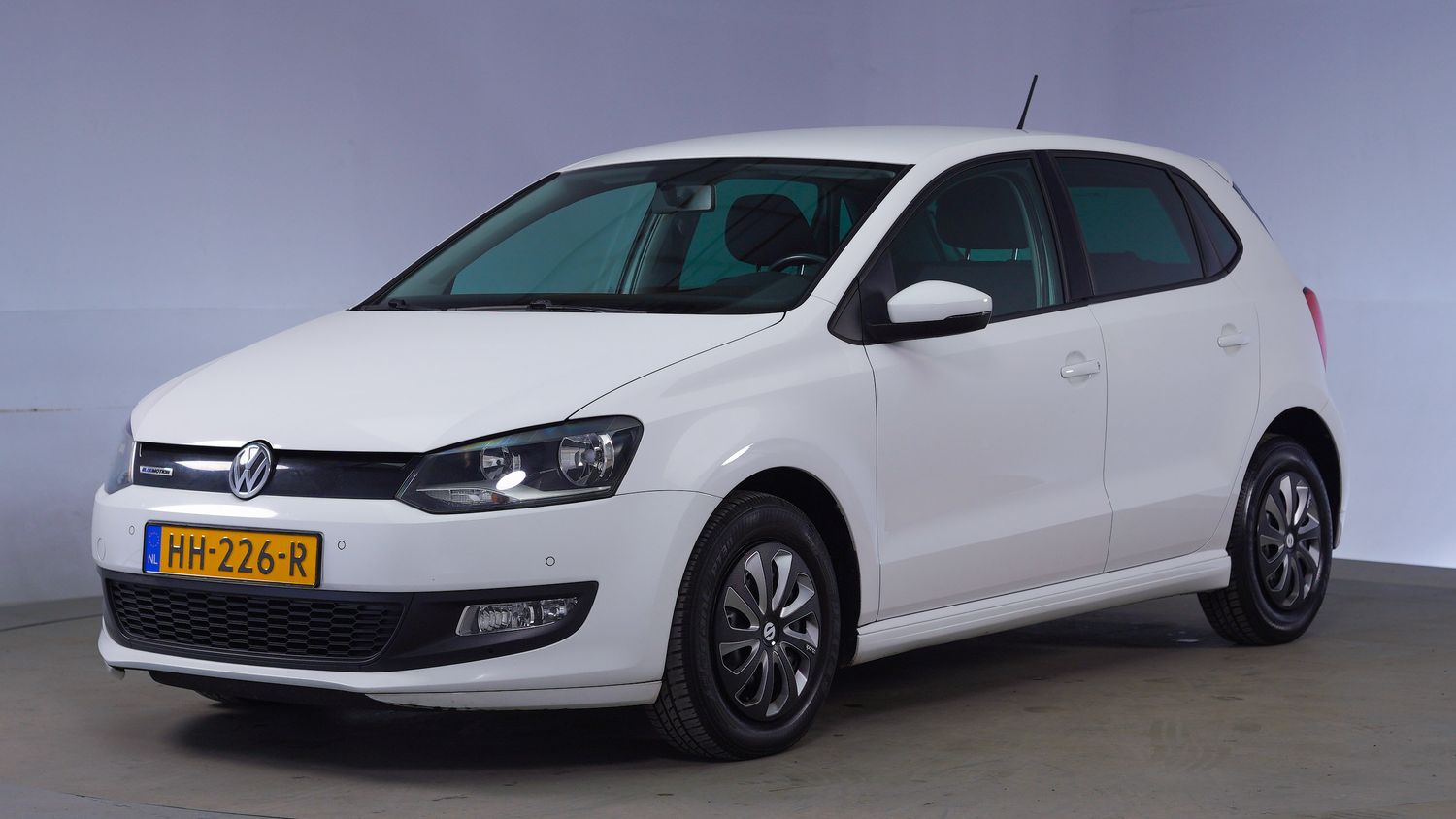 Volkswagen Polo Hatchback 2015 HH-226-R 1