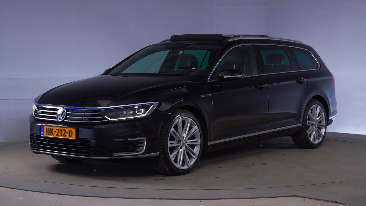 Volkswagen Passat Station 2015 HK-212-D 1