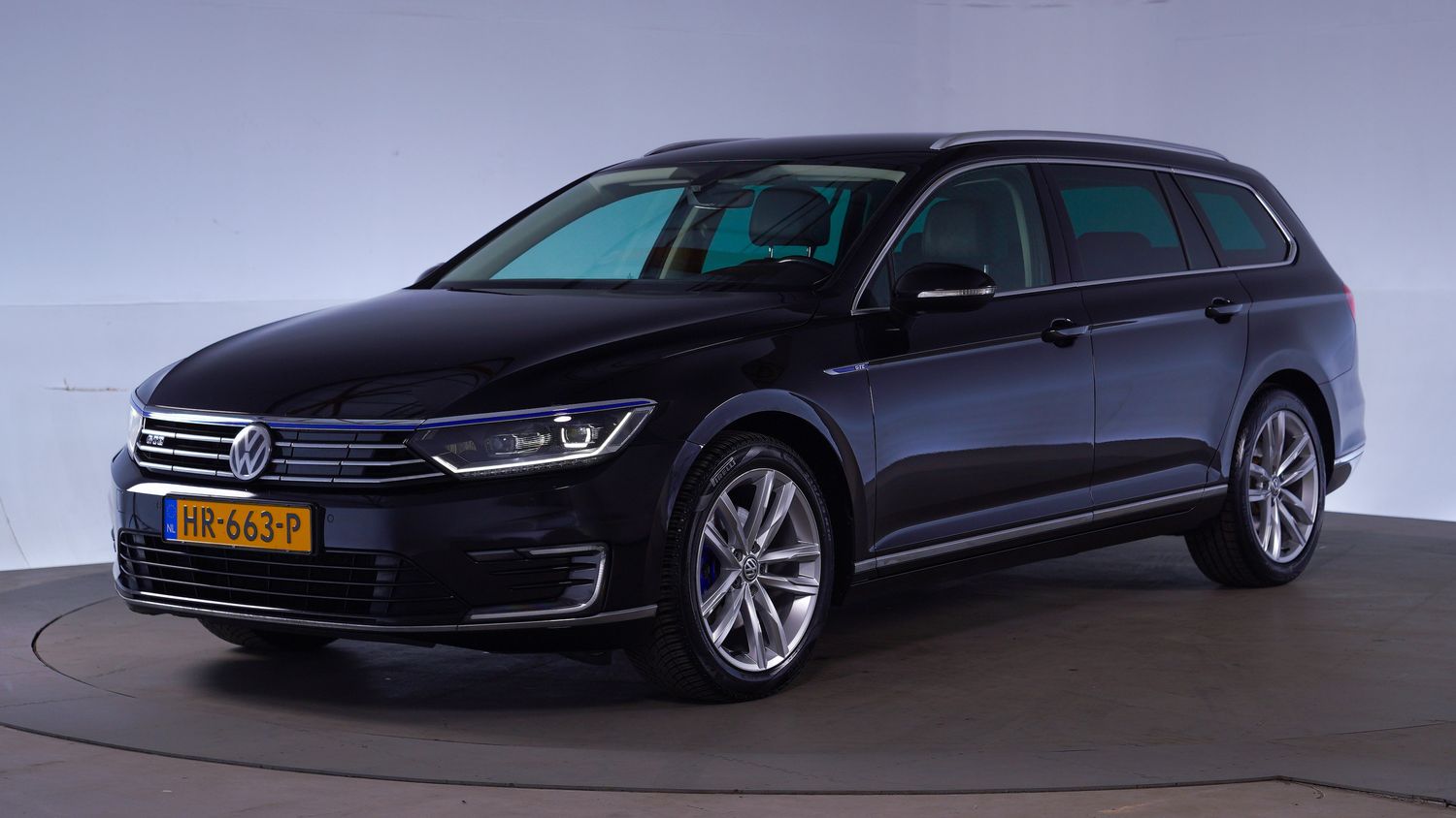 Volkswagen Passat Station 2015 HR-663-P 1