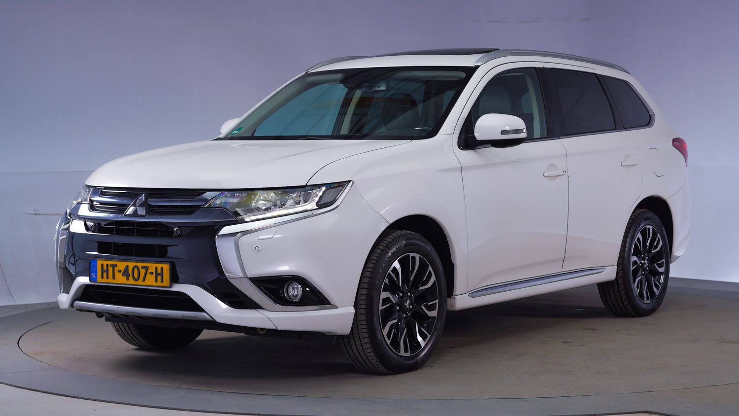 Mitsubishi Outlander SUV / Terreinwagen 2015 HT-407-H 1