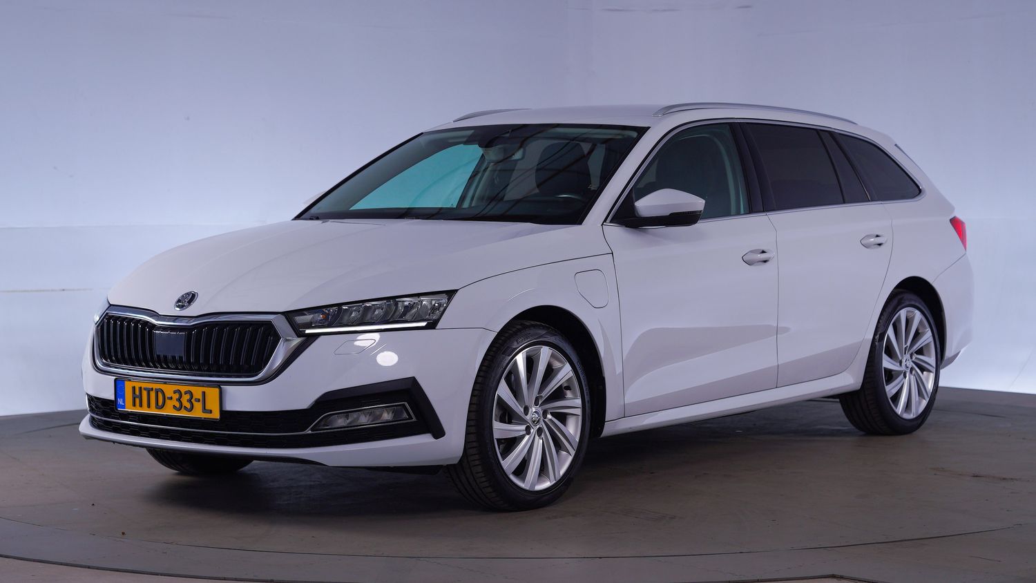 Skoda Octavia Station 2021 HTD-33-L 1