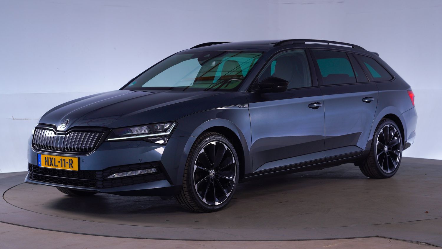 Skoda Superb Station 2021 HXL-11-R 1