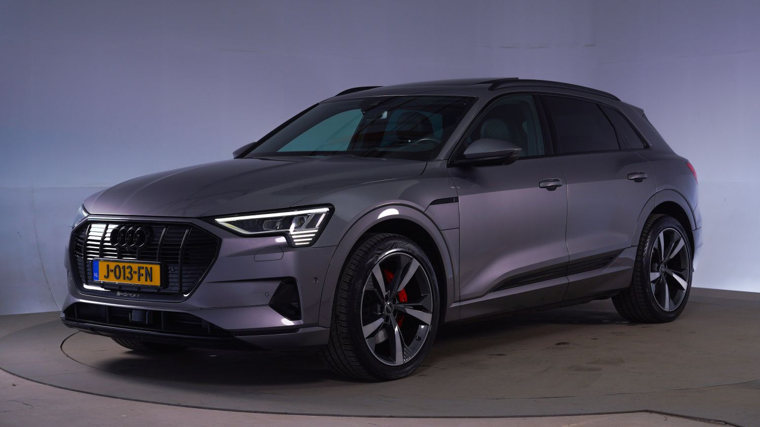 Audi E-Tron SUV / Terreinwagen 2019 J-013-FN 1