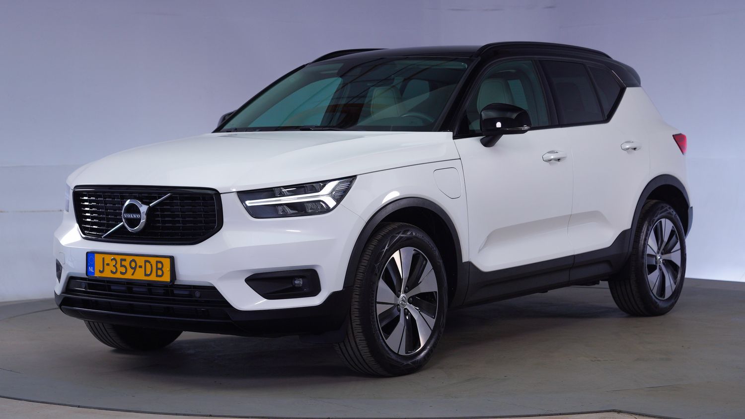 Volvo XC40 SUV / Terreinwagen 2020 J-359-DB 1