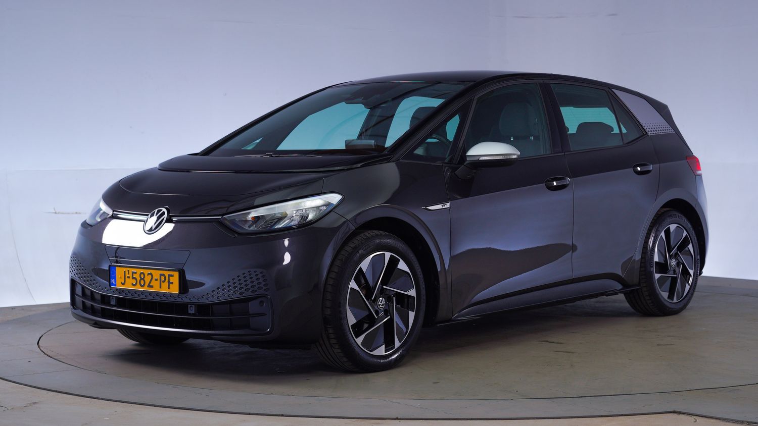 Volkswagen ID.3 Hatchback 2020 J-582-PF 1
