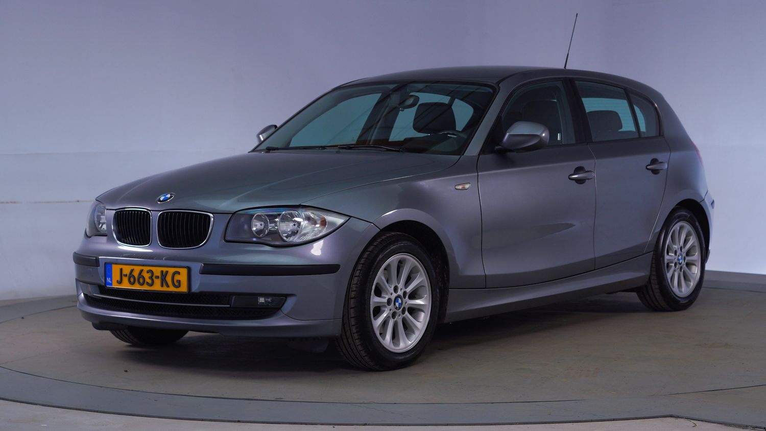 BMW 1-serie Hatchback 2009 J-663-KG 1