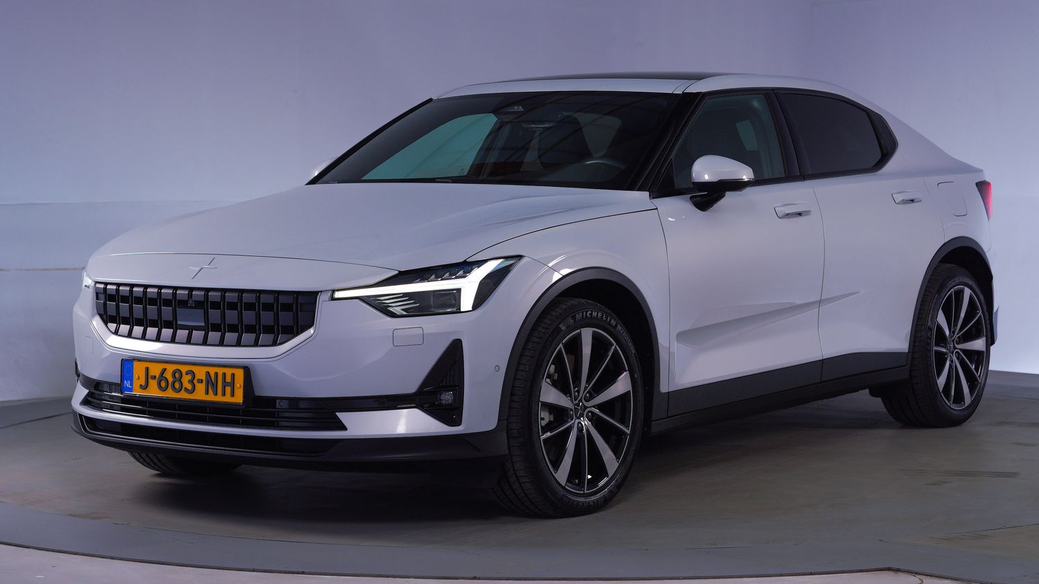 Polestar 2 Hatchback 2020 J-683-NH 1