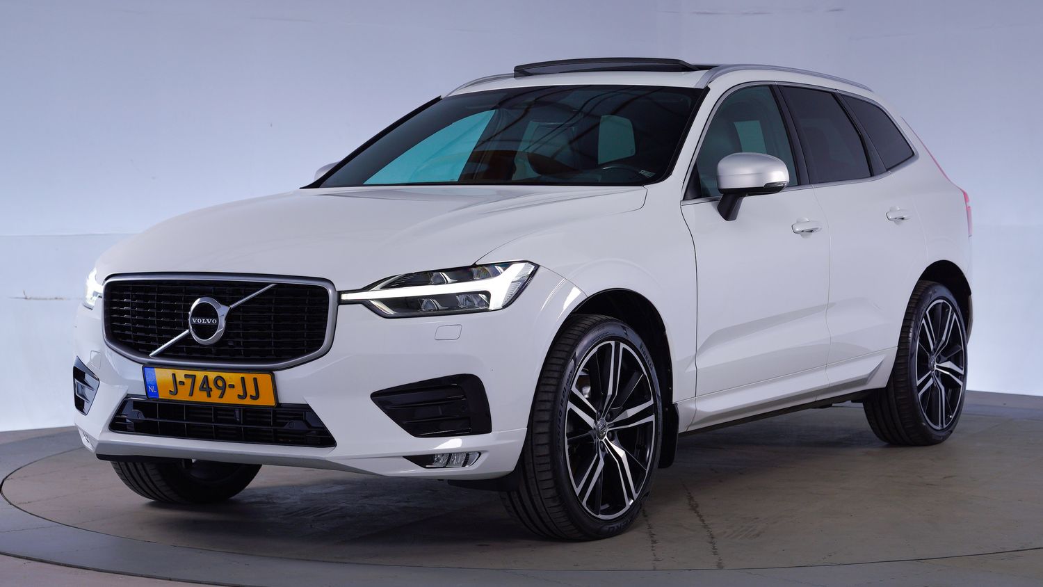 Volvo XC60 SUV / Terreinwagen 2018 J-749-JJ 1